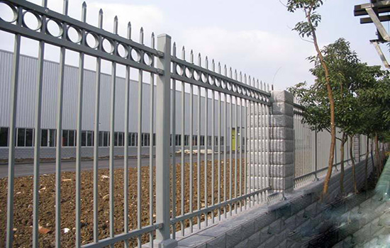倉庫<a href=http://www.catalyticsinc.com target=_blank class=infotextkey><a href=http://www.catalyticsinc.com target=_blank class=infotextkey>圍欄</a>網(wǎng)</a>