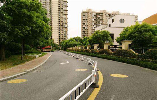 小區(qū)<a href=http://www.catalyticsinc.com target=_blank class=infotextkey><a href=http://www.catalyticsinc.com target=_blank class=infotextkey>圍欄</a>網(wǎng)</a>