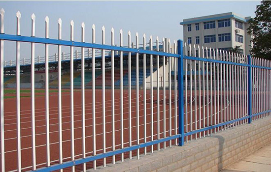 圍墻<a href=http://www.catalyticsinc.com target=_blank class=infotextkey>護(hù)欄</a>廠家