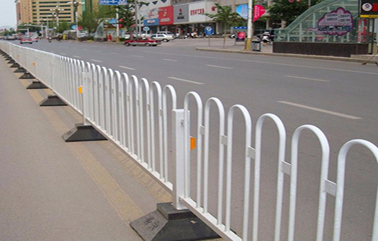 城市交通<a href=http://www.catalyticsinc.com target=_blank class=infotextkey>護(hù)欄</a>