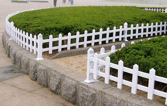 花壇草坪<a href=http://www.catalyticsinc.com target=_blank class=infotextkey>護(hù)欄</a>