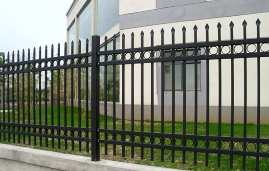 鋅鋼<a href=http://www.catalyticsinc.com target=_blank class=infotextkey>護欄</a>廠家