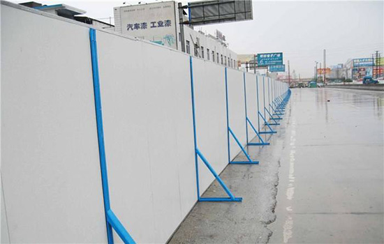 彩鋼<a href=http://www.catalyticsinc.com target=_blank class=infotextkey>圍欄</a>