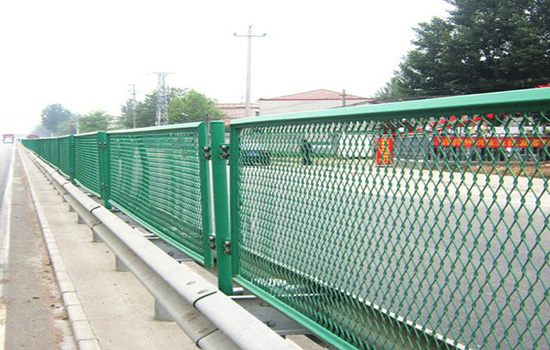防眩<a href=http://www.catalyticsinc.com target=_blank class=infotextkey><a href=http://www.catalyticsinc.com target=_blank class=infotextkey>護欄</a>網(wǎng)</a>