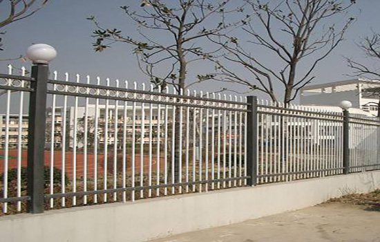 鋅鋼圍欄<a href=http://www.catalyticsinc.com target=_blank class=infotextkey>護(hù)欄</a>