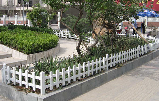 pvc花壇<a href=http://www.catalyticsinc.com target=_blank class=infotextkey>護(hù)欄</a>