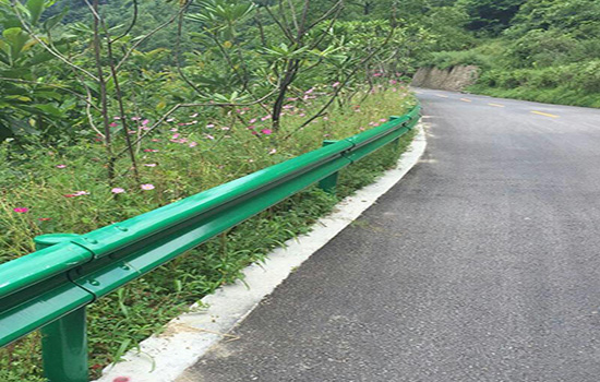 公路防<a href=http://www.catalyticsinc.com target=_blank class=infotextkey>護(hù)欄</a>桿