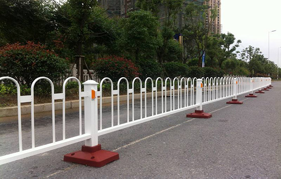 交通設(shè)施<a href=http://www.catalyticsinc.com target=_blank class=infotextkey>護(hù)欄</a>